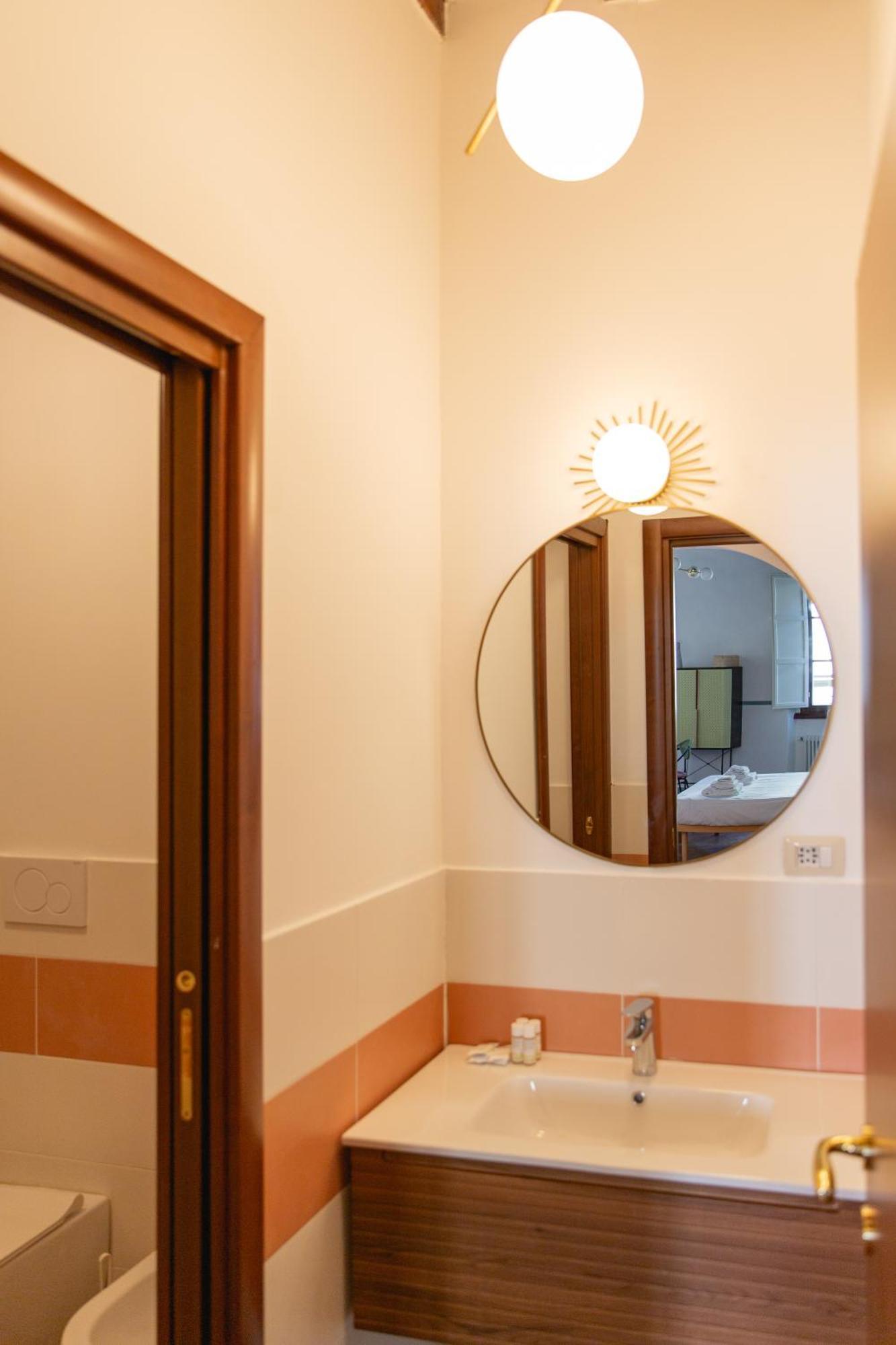 Stunning & Sunny Near Piazza Santo Spirito Apartamento Florencia